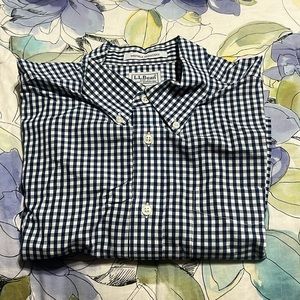 LL Bean Blue/White Short Sleeve Dress Shirt with Pocket, Wrinkle Resistant, L